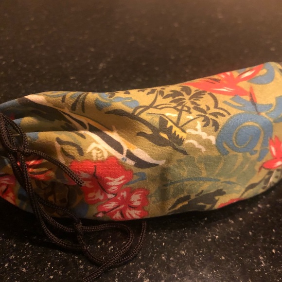 Maui Jim polarized sunglasses w/ soft & hard cases